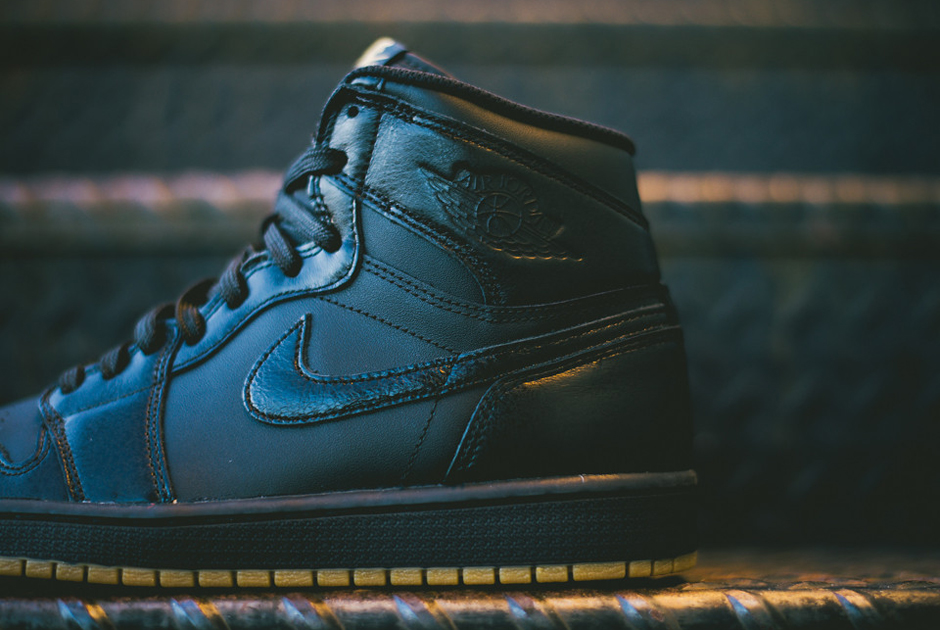 Air Jordan 1 Black Gum Og 8