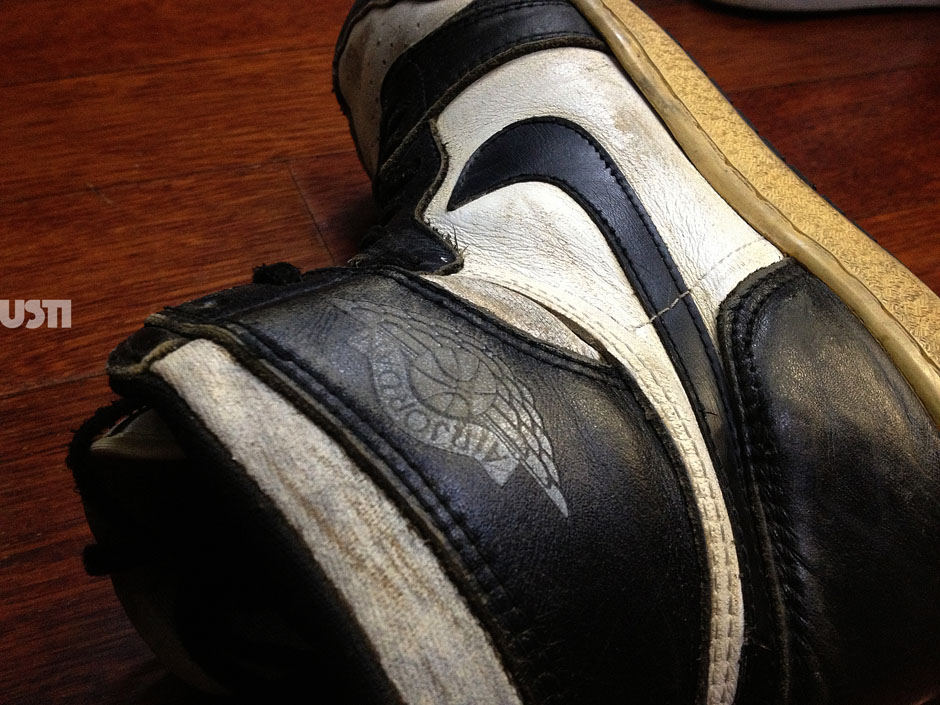 Air Jordan 1 High Black White Original Pair 03