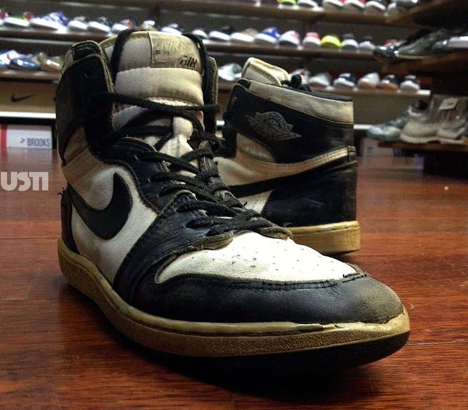 Air Jordan 1 High Black White Original Pair 04
