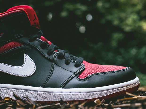 Air Jordan 1 Mid Black Gym Red White 05