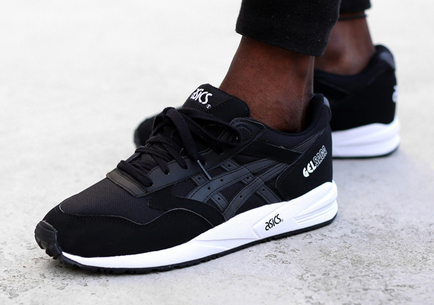 Asics Gel Saga Black White 01