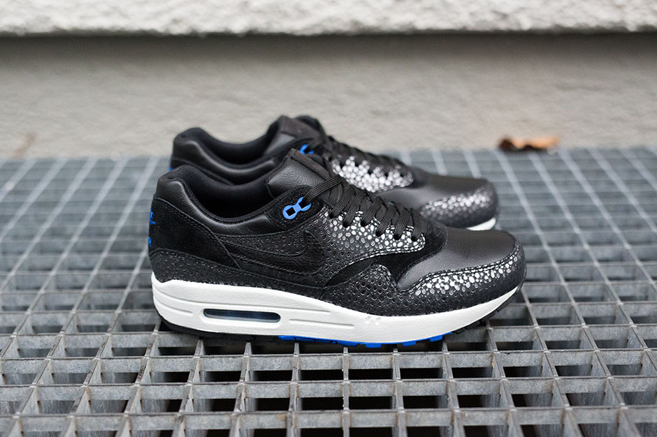 Detailed Look Nike Air Max 1 Deluxe Safari 02