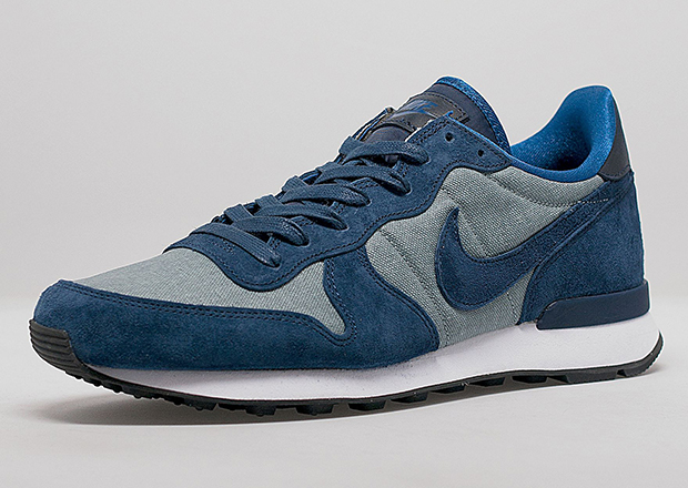 Internationalist Premium Blue