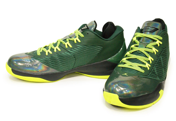 Jordan Cp3 Viii Gorge Green Volt 1