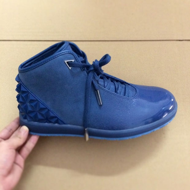 Jordan Instigator Navy 02