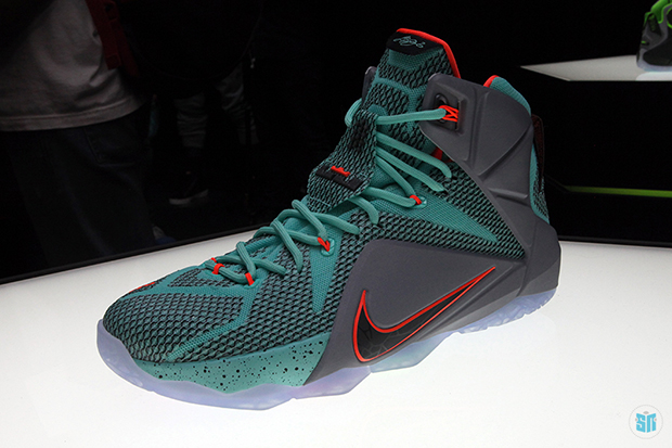 Lebron 12 Nsrl Black Friday