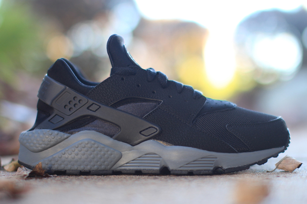 Nike Air Huarache Black Grey Available 02