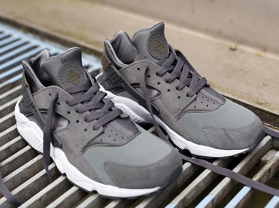 Nike Air Huarache Cool Grey Dark Dune White 03