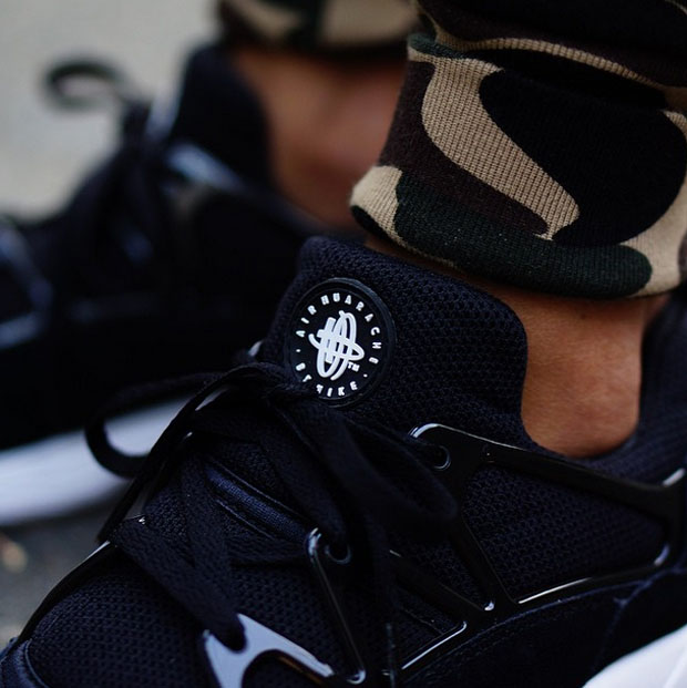 Nike Air Huarache Light Black Gum On Feet 03