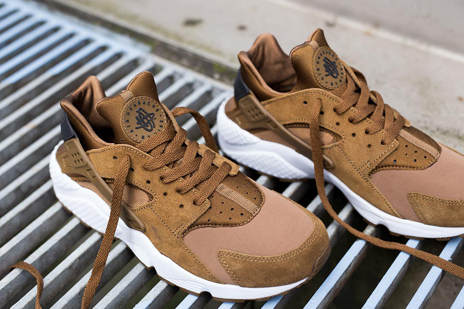 Nike Air Huarache Umber Black White 03