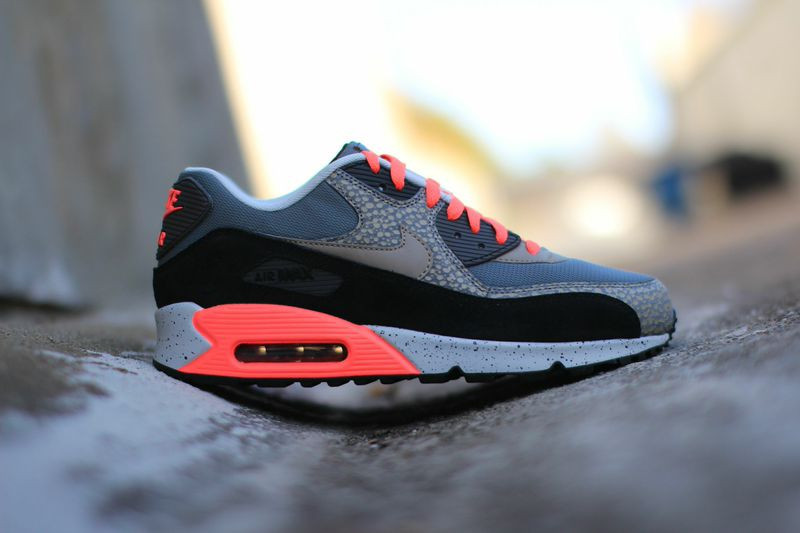 Nike Air Max 90 Premium Safari 02