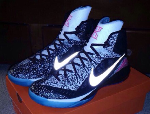 Nike Hyperdunk 2014 Kyrie Irving Notebook Pe 1