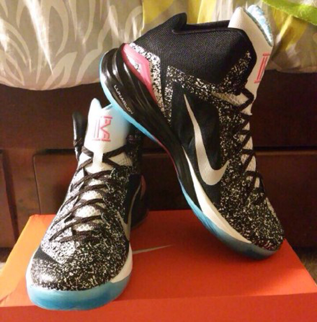 Nike Hyperdunk 2014 Kyrie Irving Notebook Pe 3