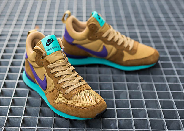 Nike Women's Internationalist Mid - Umber - Court Purple - Hyper Jade