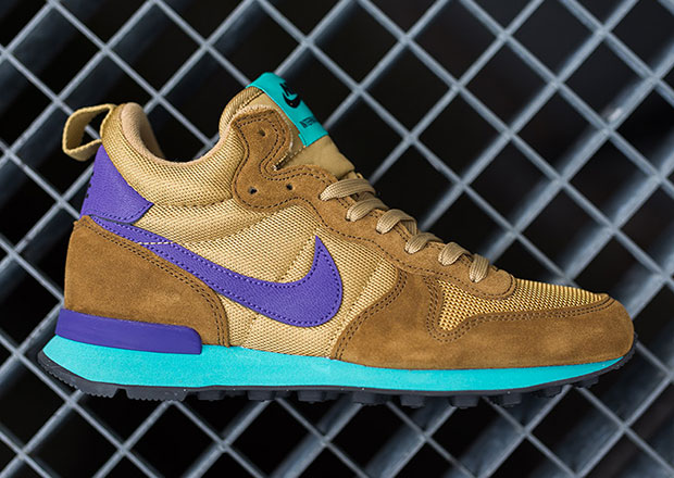 Nike Internationalist Mid Umber Hyper Jade Purple 3