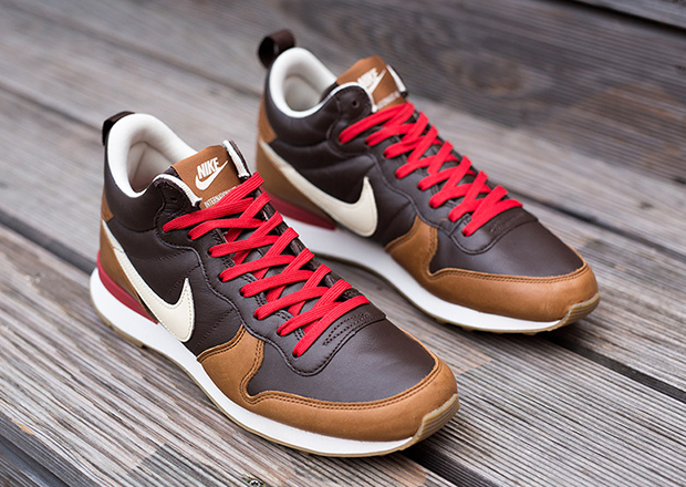 Nike Internationalist Mid “Escape”