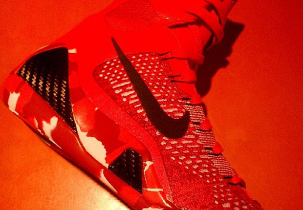 Another Quick Look at the Nike Kobe 9 Elite "Christmas"