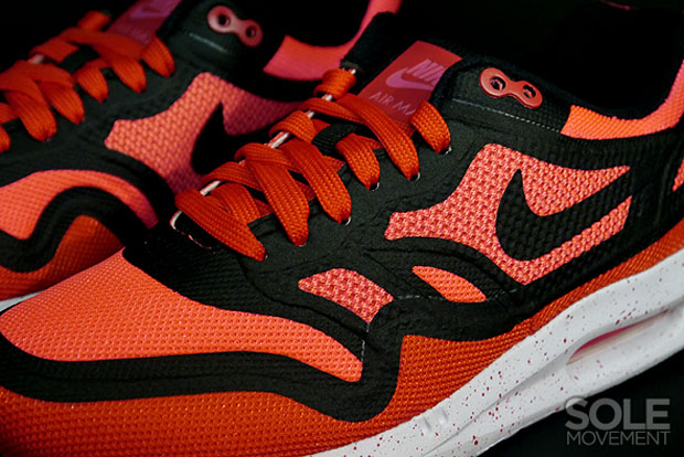 Nike Wmns Air Max Lunar1 Br Hyper Punch 04