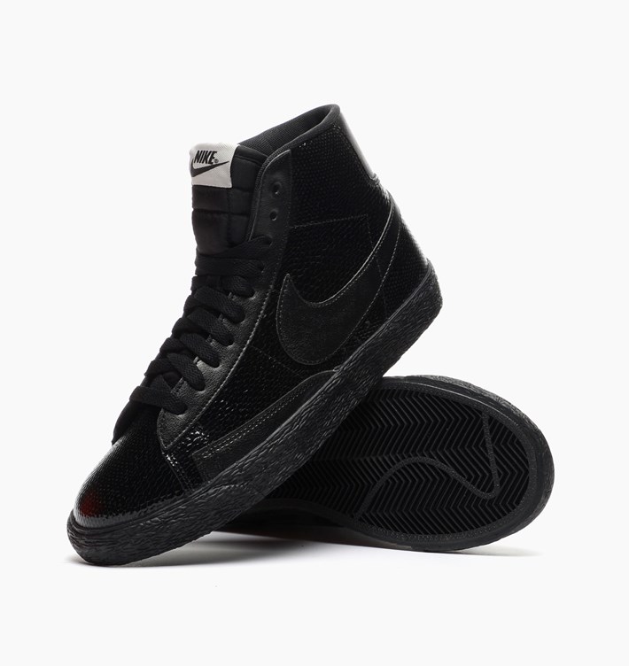 Nike Wmns Blazer Mid Prm Leather Patent Leather Snake 02