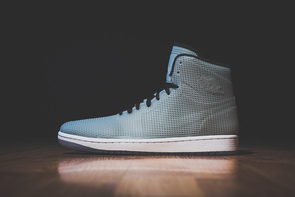 Air Jordan 4lab1 Glow Arriving At Retailers 02