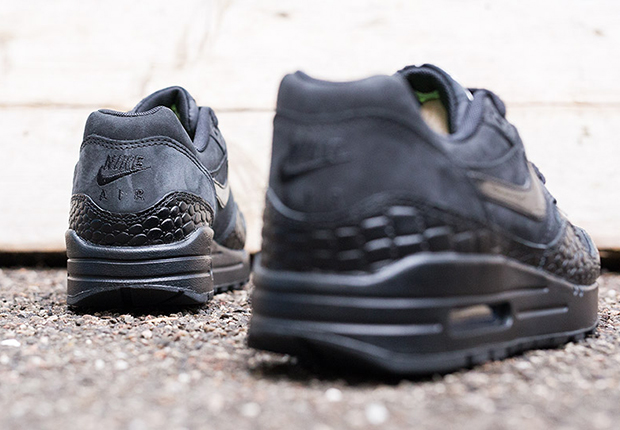 Black Croc Womens Air Max 2