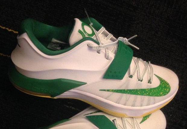 Oregon Ducks Get a Nike KD 7 “Home” PE