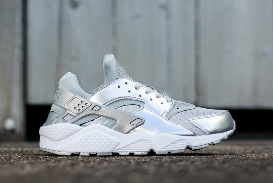 Nike Women's Air Huarache "Metallic Silver"