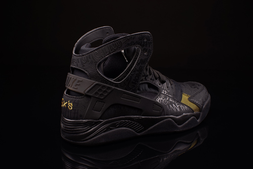 Nike Air Flight Huarache Retro Trash Talking Release Date 04