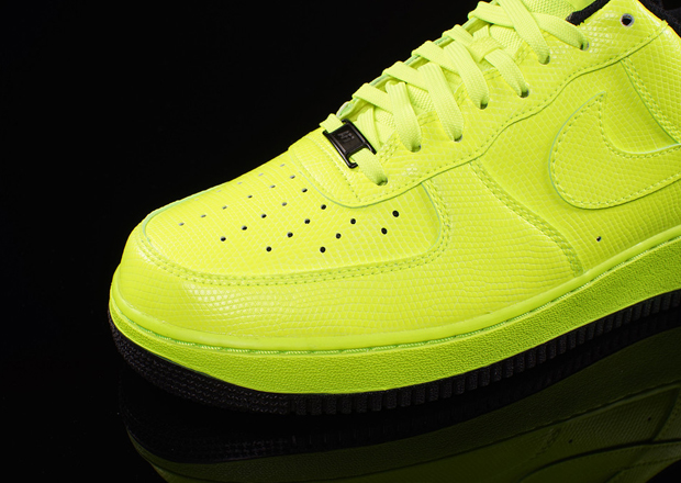 Nike Air Force 1 Low Volt 2