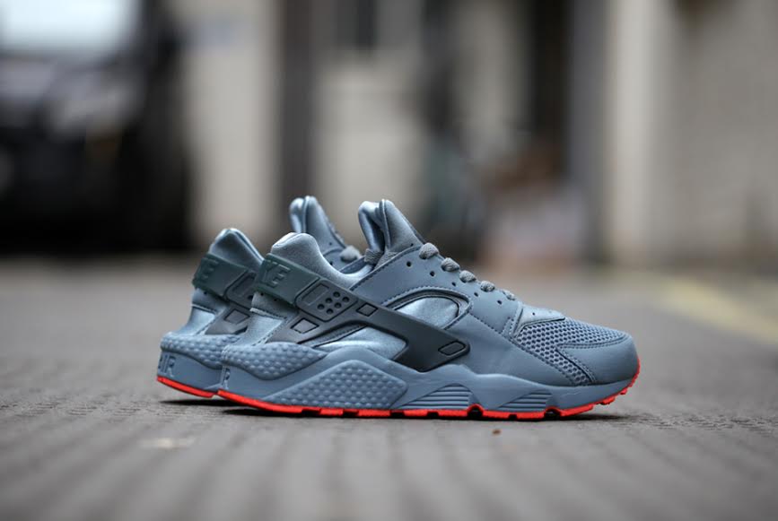 Nike Air Huarache FB - Graphite - Classic Charcoal - Bright Crimson