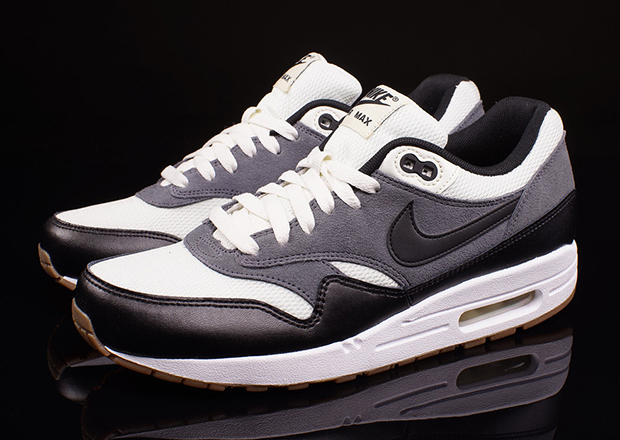 Nike Air Max 1 - Black - White - Gum