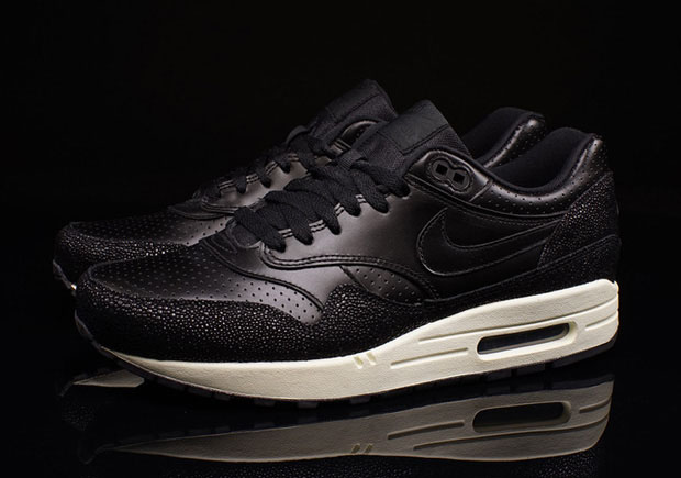 Nike Air Max 1 Stingray 02