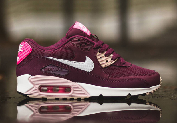 Nike Womens Air Max 90 “Villain Red”