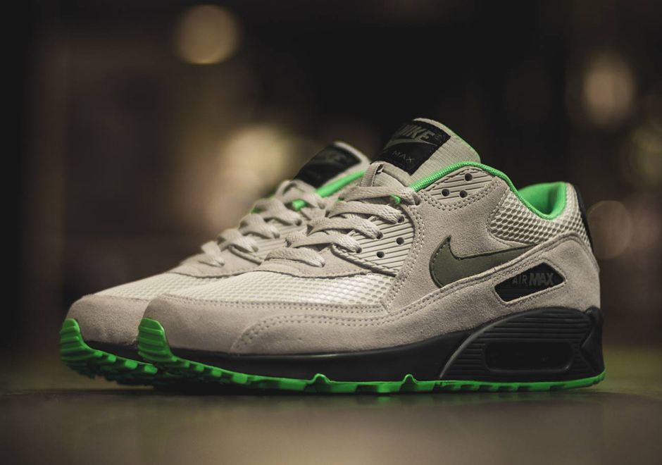 Nike Air Max 90 Light Bone Poison Green 1