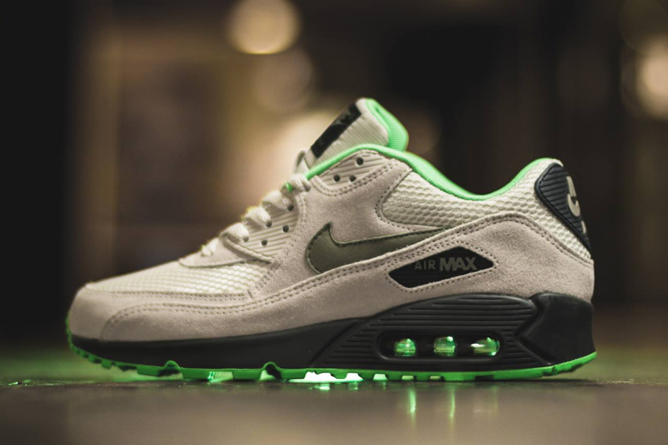 Nike Air Max 90 Light Bone Poison Green 2