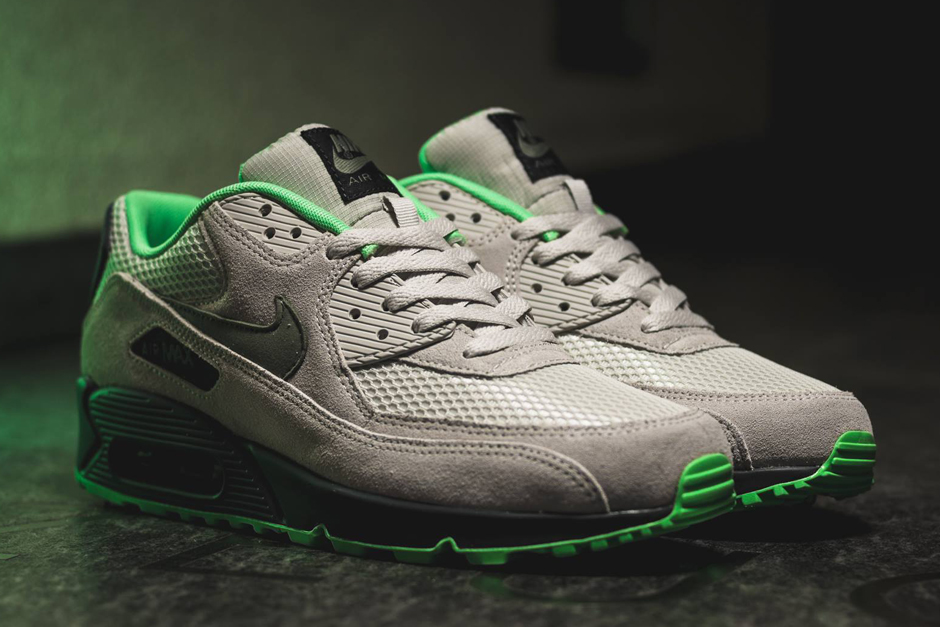 Nike Air Max 90 Light Bone Poison Green 3