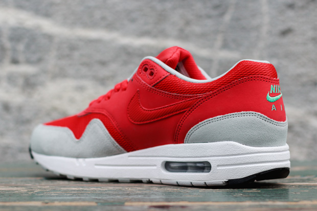 Nike Air Max Daring Red 02