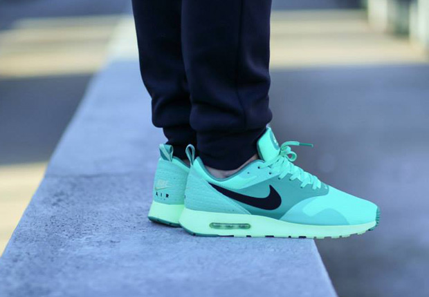 Nike Air Max Tavas Green Glow 3