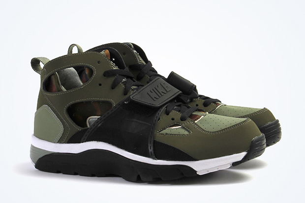 Nike Air Trainer Huarache “Medium Olive”