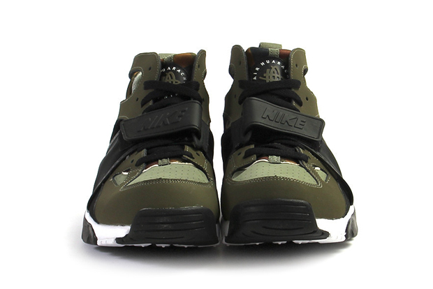 Nike Air Trainer Huarache Medium Olive Black 03