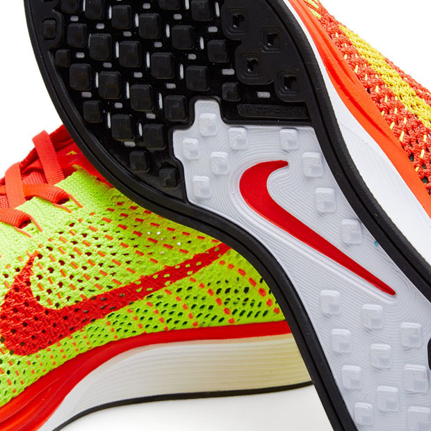 Nike Flyknit Racer Bright Crimson Volt 07