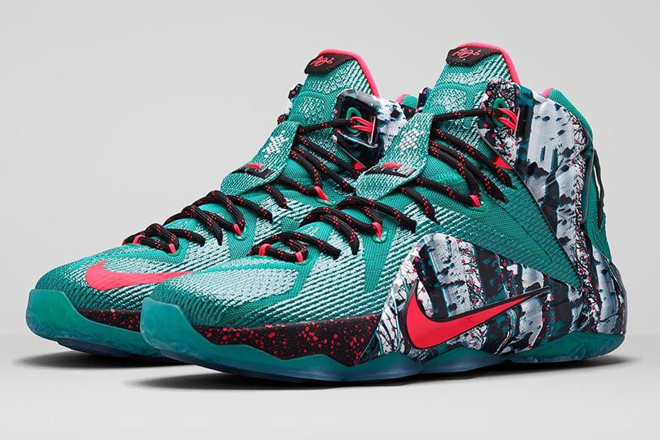 Nike LeBron 12 "Christmas" - Release Date