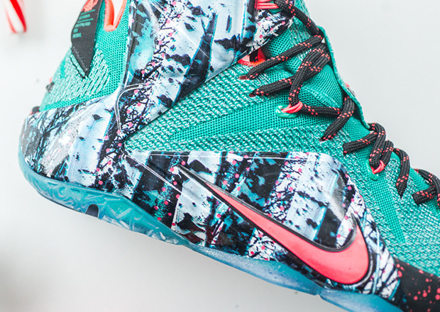 Nike LeBron 12 "Christmas" - Release Reminder