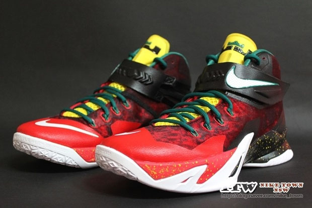 Nike Lebron Zoom Soldier 8 Christmas 03