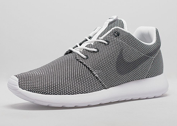 Nike Roshe Run - Black Mesh - White