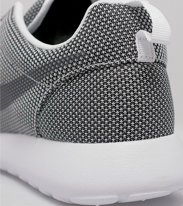 Nike Roshe Run Black White Mesh 4