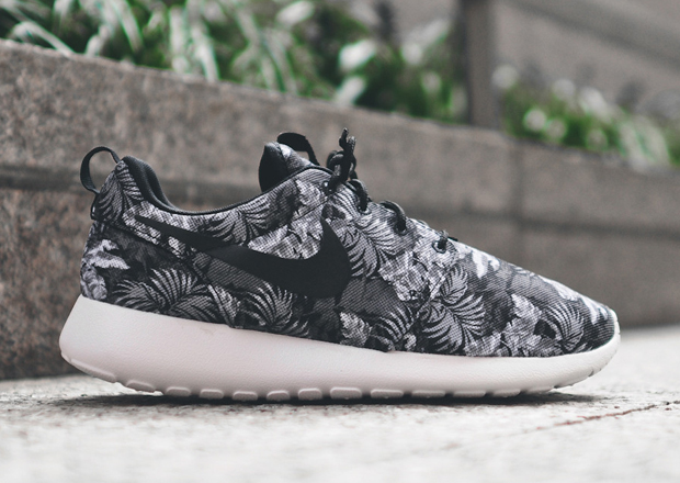 Nike Roshe Run Gpx Grey Scale 01