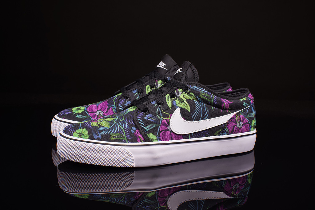 Nike Toki Low "Floral"