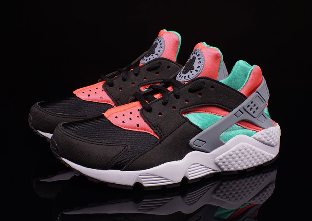 Nike Womens Air Huarache “Hot Lava” – Available