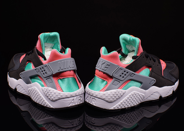 Nike Wmns Air Huarache Black Mint Hot Lava 3